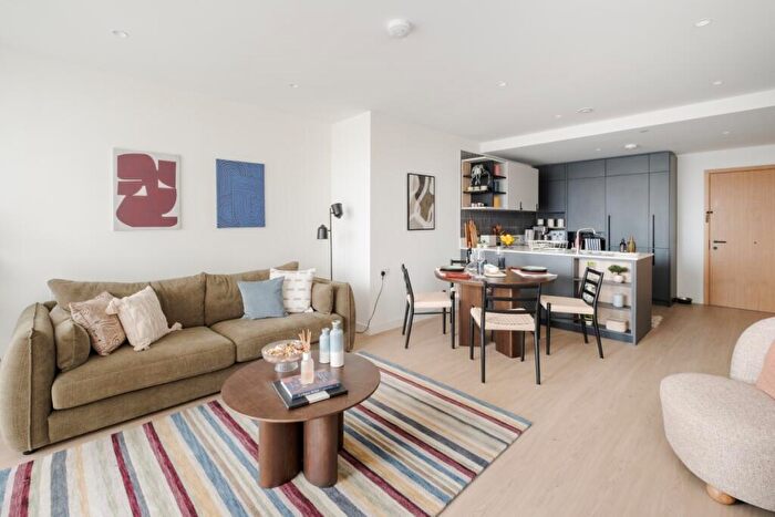 2 Bedroom Flat To Rent In Heart Of Hale Tottenham Hale, N17