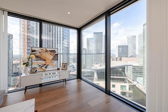 2 Bedroom Apartment To Rent In Hampton Tower, Marsh Wall, London, E14