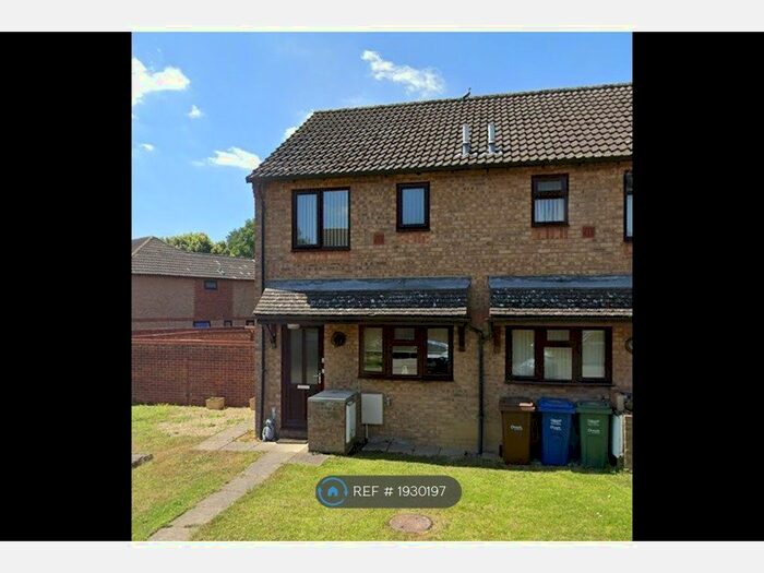 2 Bedroom Semi-Detached House To Rent In Dean Close, Banbury, OX16
