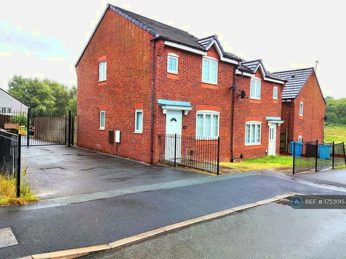 3 Bedroom Semi-Detached House To Rent In Springvale Close, Kirkby, Liverpool, L32