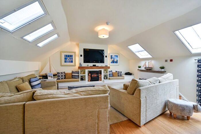 2 Bedroom Terraced House For Sale In Marchwood, Hampshire, Southampton, SO40