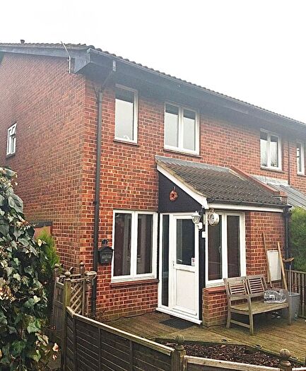 1 Bedroom End Of Terrace House To Rent In Kelly Close, Shepperton, TW17