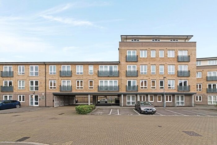 2 Bedroom Flat To Rent In Hereford Road, Bow, London, E3