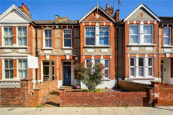 2 Bedroom Flat To Rent In Oaklands Grove, London, W12