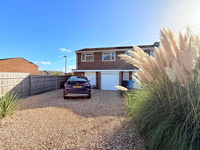 House For Sale In Viscount Walk, Bournemouth, BH11