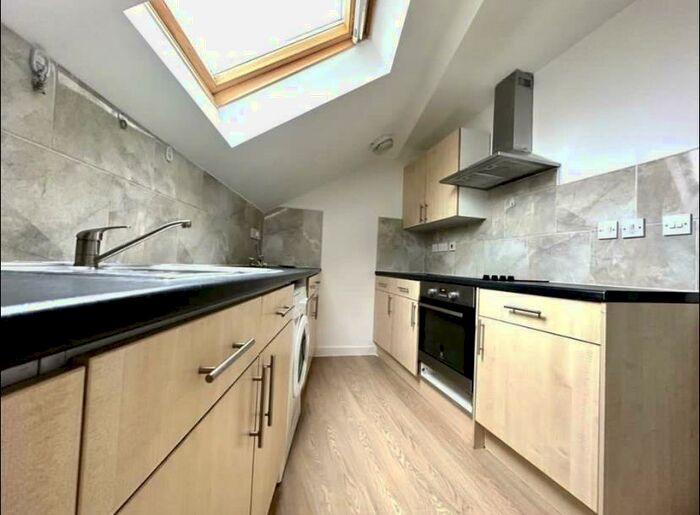 2 Bedroom Flat To Rent In - London Road, Sheffield, S2