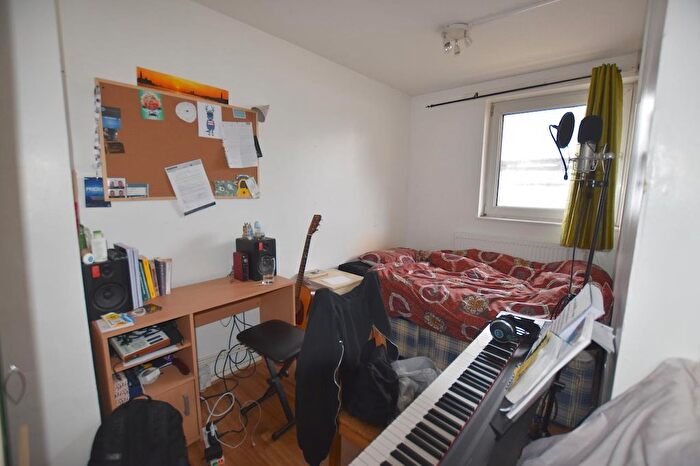 5 Bedroom Property To Rent In Muscal House, Margravine Road, W6