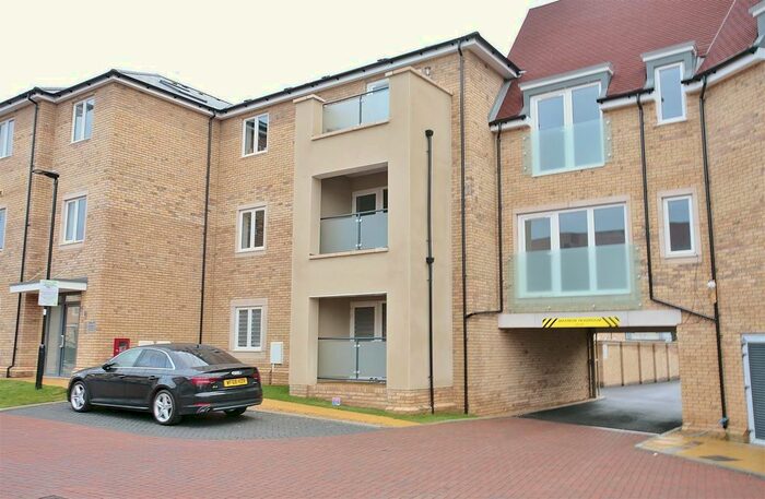 2 Bedroom Flat To Rent In Clifton Close, Bicester, OX26