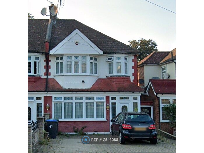 3 Bedroom End Of Terrace House To Rent In Wilmer Way, London, N14