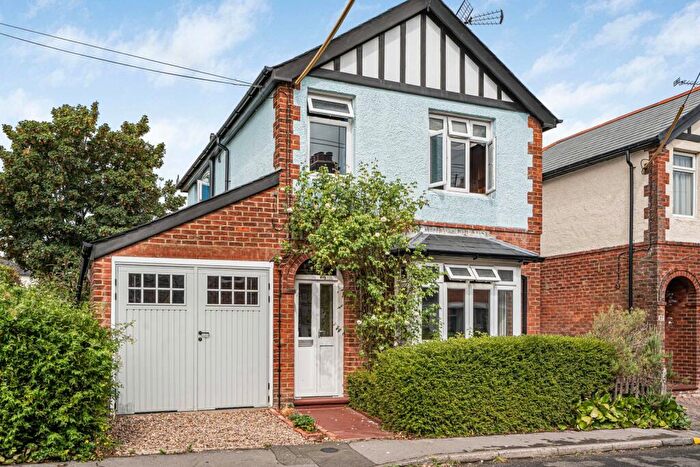 4 Bedroom Detached House For Sale In Victoria Road, Alton, Hampshire, GU34