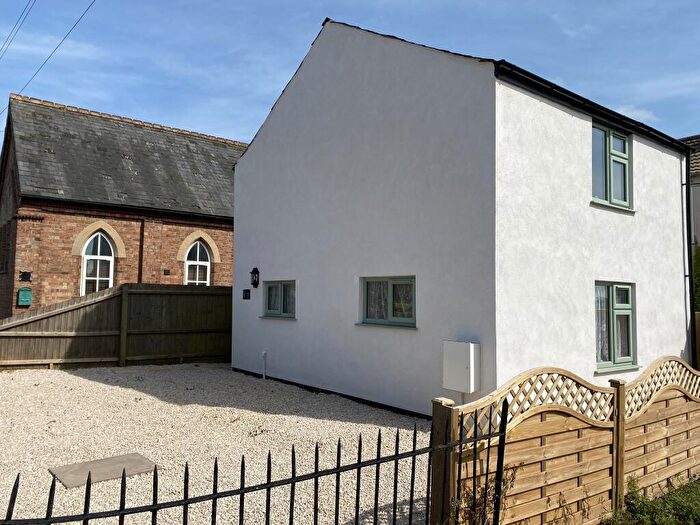2 Bedroom Cottage For Sale In St Marks Road, PE12