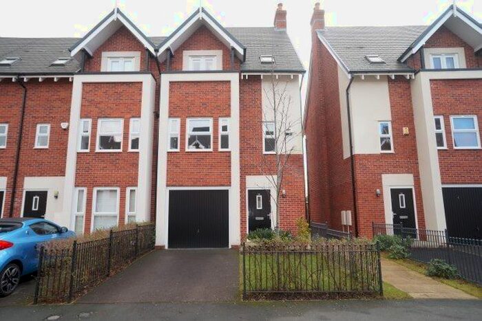 5 Bedroom Town House To Rent In Houseman Crescent, Manchester M20