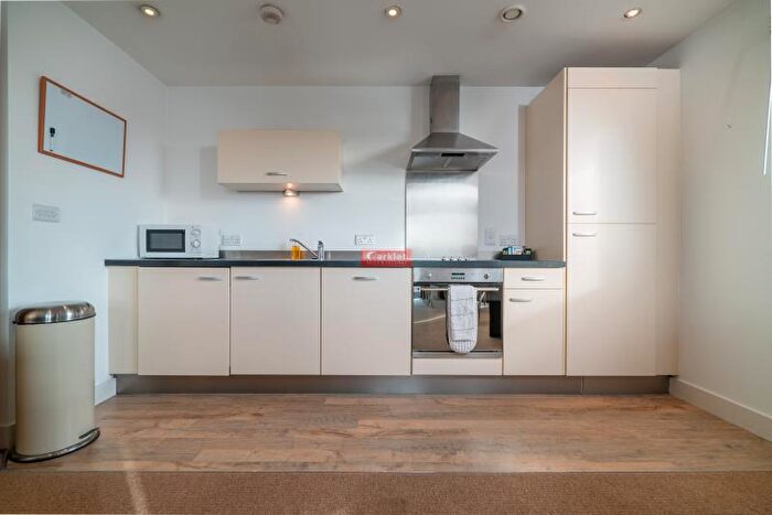 1 Bedroom Flat To Rent In Canal Wharf, Waterfront Walk, Waterfront Walk, B1