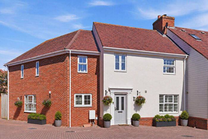 4 Bedroom Semi-Detached House For Sale In Broomfield Mews, Chelmsford, CM1
