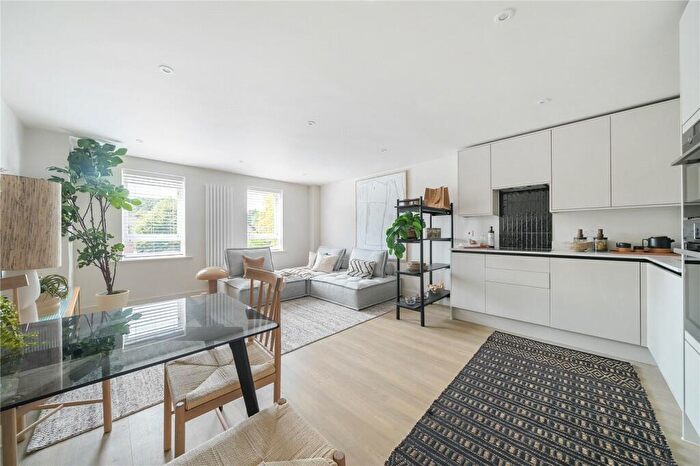 2 Bedroom Flat For Sale In Hyde Street, Winchester, Hampshire, SO23