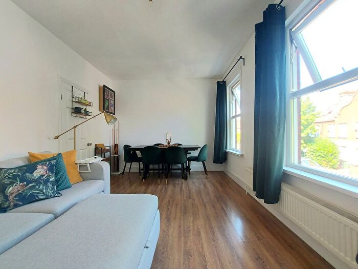 2 Bedroom Flat To Rent In Bloxhall Road, London, E10
