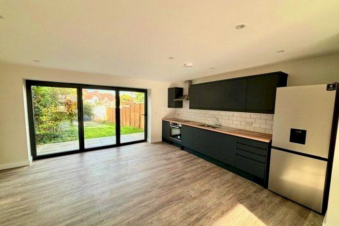 2 Bedroom Property To Rent In Knole Lane, Bristol, BS10