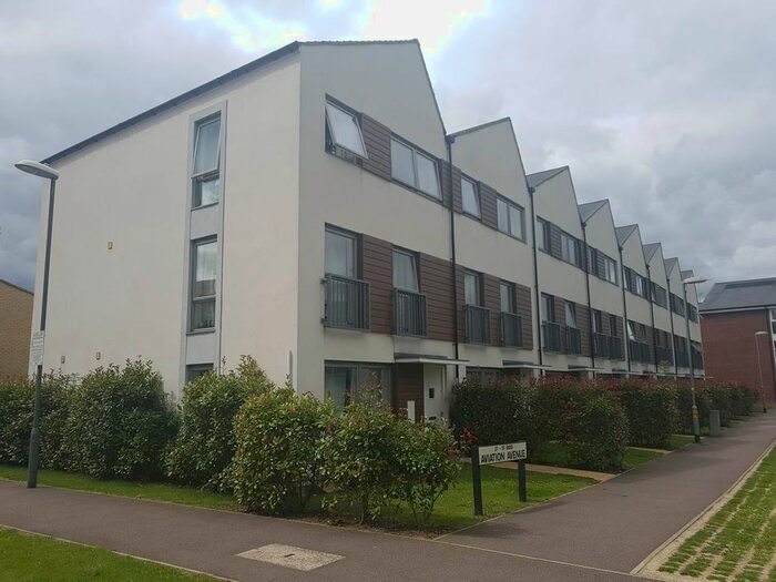 6 Bedroom Property To Rent In Aviation Avenue, Hatfield, Hertfordshire, AL10