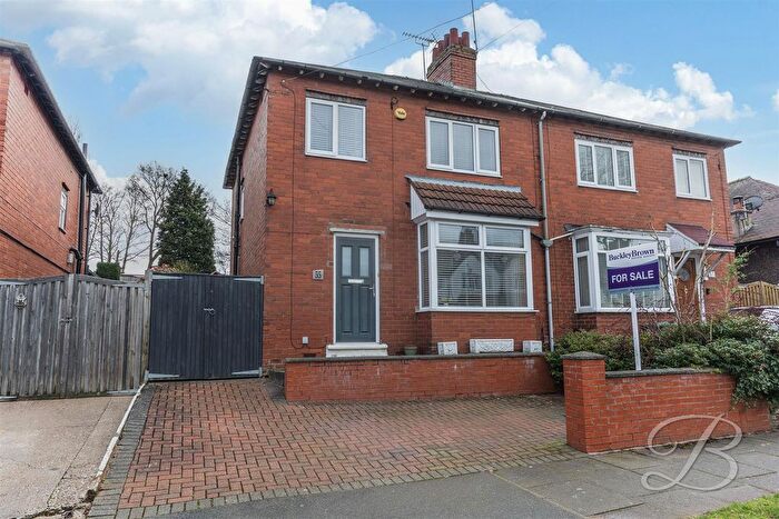 3 Bedroom Semi-Detached House For Sale In Sandhurst Avenue, Mansfield, NG18