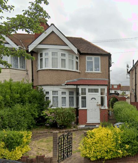 3 Bedroom Semi-Detached House To Rent In Lynton Road, Harrow, HA2
