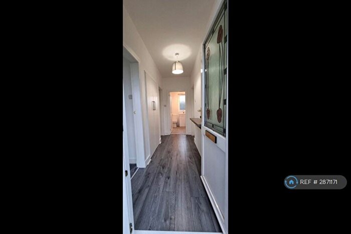 2 Bedroom Flat To Rent In Elm Road, Clydebank, G81