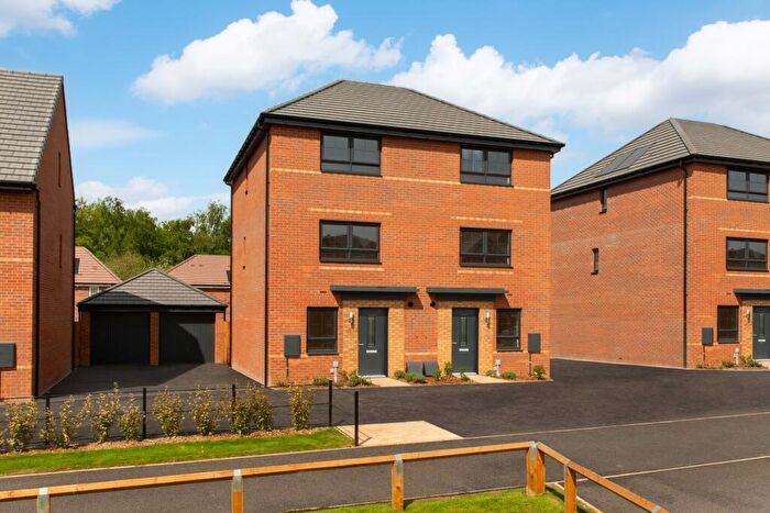 3 Bedroom End Of Terrace House For Sale In Inkersall Road, Chesterfield, Derbyshire, S43