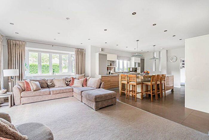 4 Bedroom Bungalow For Sale In Mayfield Gardens, Staines-Upon-Thames, Surrey, TW18
