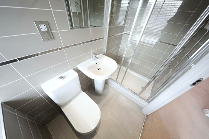 3 Bedroom Detached House For Sale In Calvert Lane, Hull, HU4