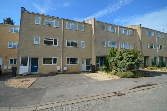 4 Bedroom Terraced House To Rent In Student Property - Martin Close, Cirencester, GL7