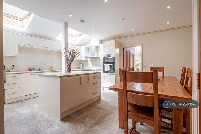4 Bedroom Semi-Detached House To Rent In Cherry Hinton Road, Cambridge, CB1