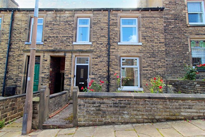 3 Bedroom Terraced House For Sale In Wormald Street, Almondbury, Huddersfield, HD5