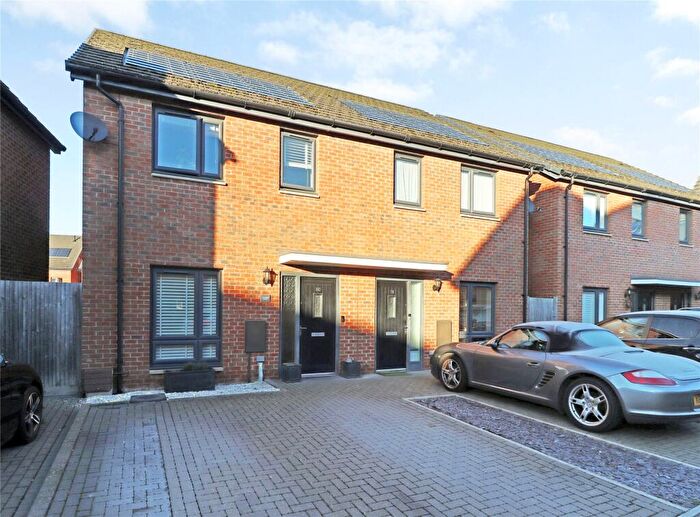 3 Bedroom Semi Detached House For Sale In Reed Street, Woking, Surrey, GU22