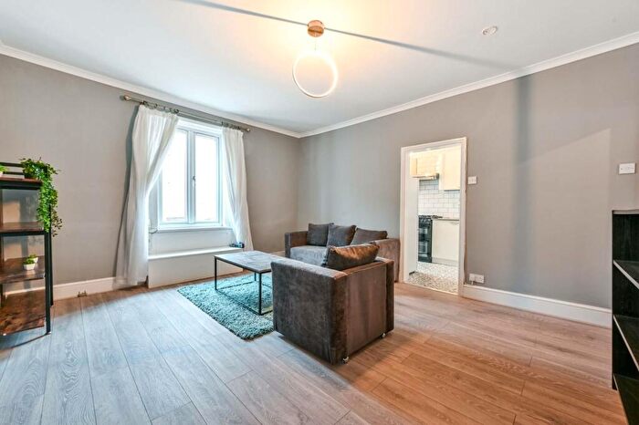 1 Bedroom Flat To Rent In Essex Road, Islington, London, N1