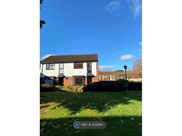 3 Bedroom Semi-Detached House To Rent In Fleetham Gardens, Lower Earley, Reading, RG6