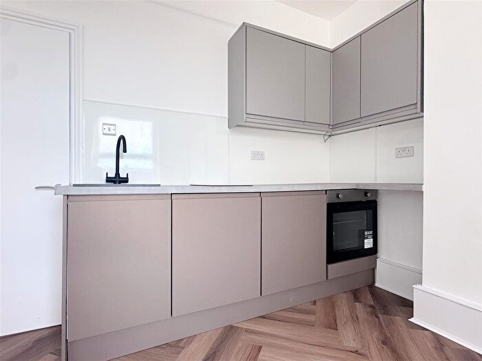 Studio To Rent In Lansdowne Place, Hove, BN3