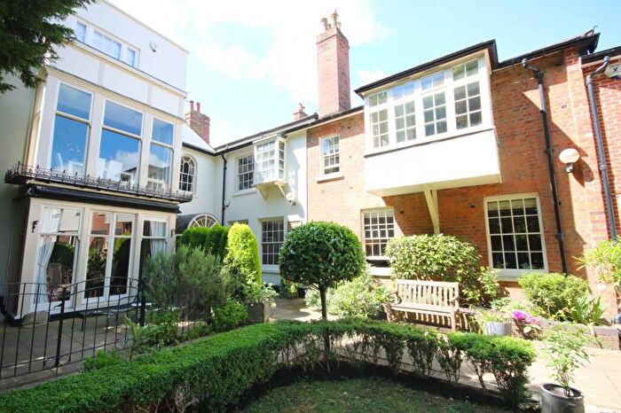 2 Bedroom House To Rent In West Hill Court, Kings Road, Henley-On-Thames, Oxfordshire, RG9