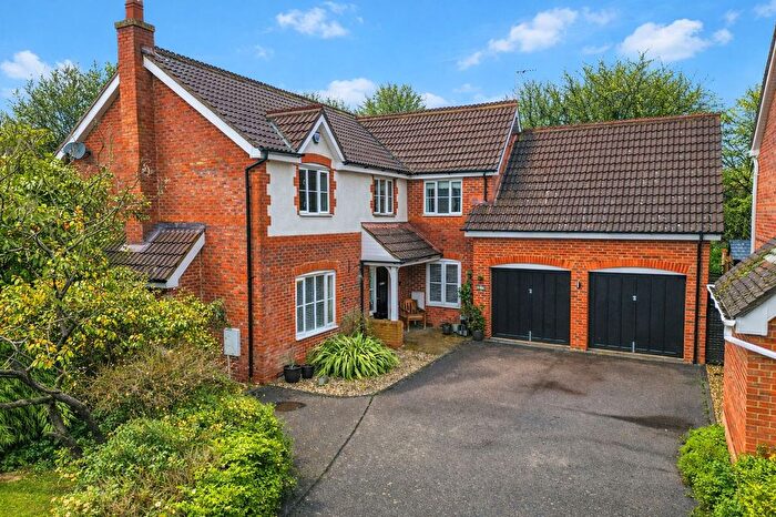 5 Bedroom Detached House For Sale In Ravel Close, Old Farm Park, MK7