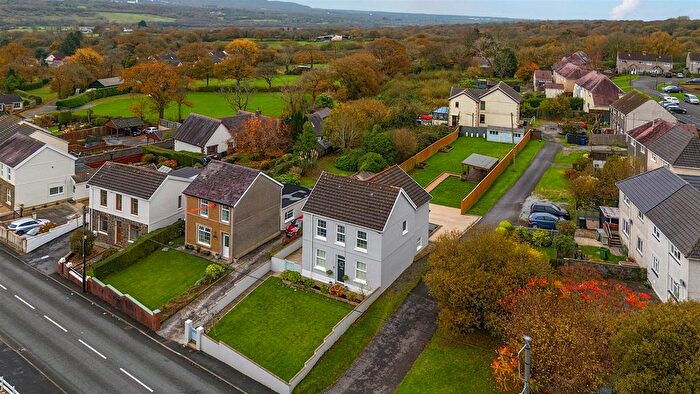 4 Bedroom Detached House For Sale In Heol Y Meinciau, Pontyates, Llanelli, SA15