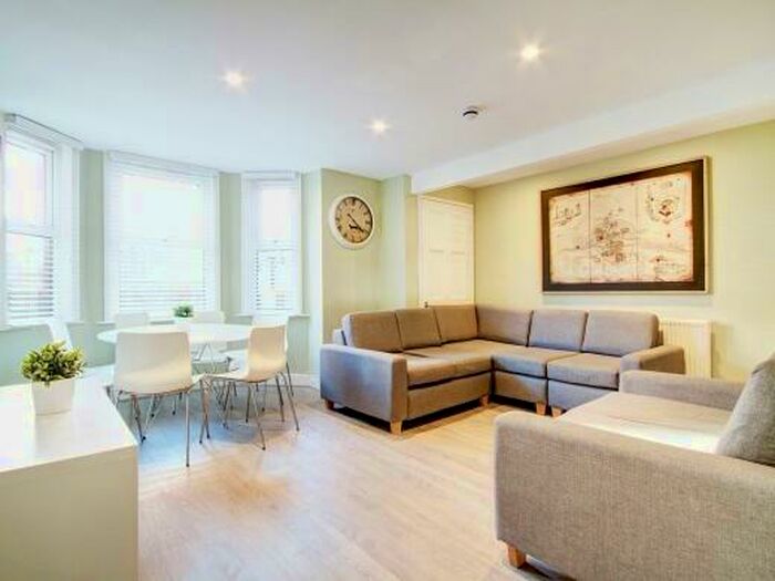 8 Bedroom Terraced House To Rent In Queens Road, Hyde Park, Prime Location!!!!, LS6