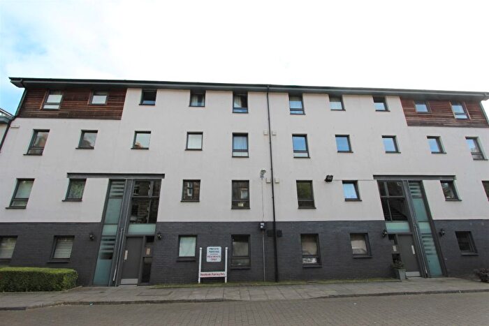 2 Bedroom Flat To Rent In Albert Street, Easter Road, Edinburgh, EH7