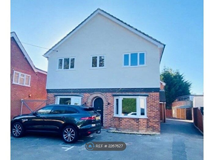 2 Bedroom Flat To Rent In Shinfield Road, Reading, RG2