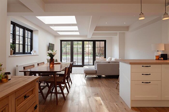 3 Bedroom End Of Terrace House For Sale In Albion Road, Reigate, RH2