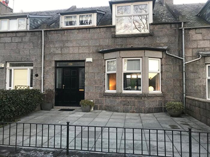3 Bedroom Terraced House To Rent In Forest Avenue, Aberdeen, AB15