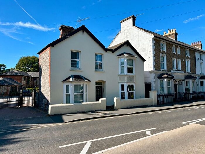 1 Bedroom Studio To Rent In Ashley Road, Epsom, KT18