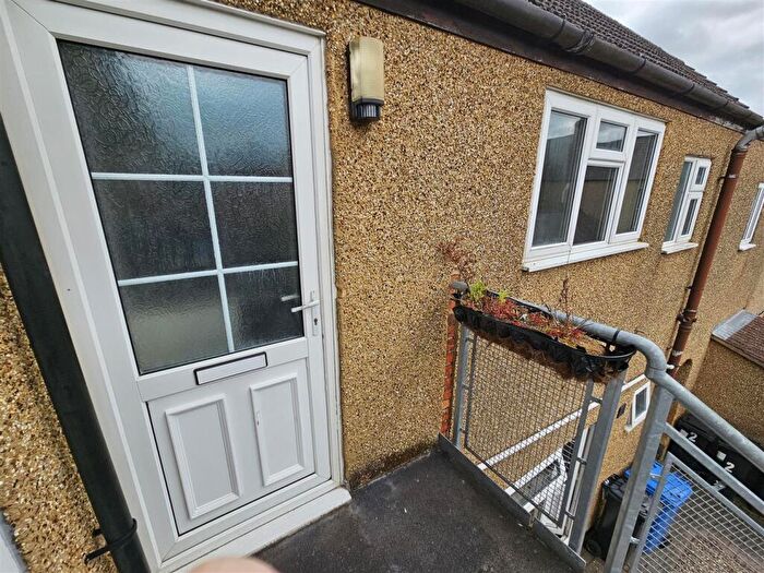1 Bedroom Flat To Rent In Guilford Mews, Rothwell, Northants, NN14