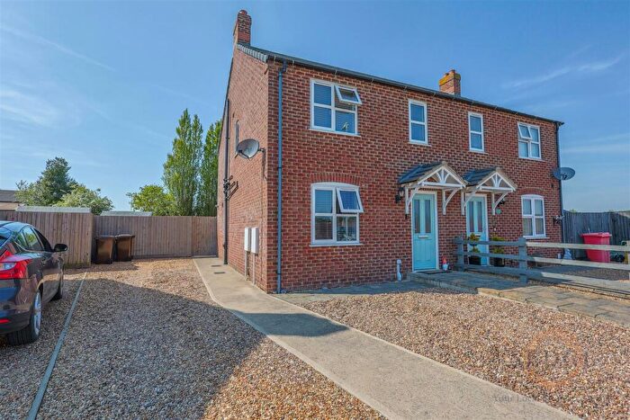 3 Bedroom Semi-Detached House For Sale In Grimwood Close, Holbeach, Spalding, PE12