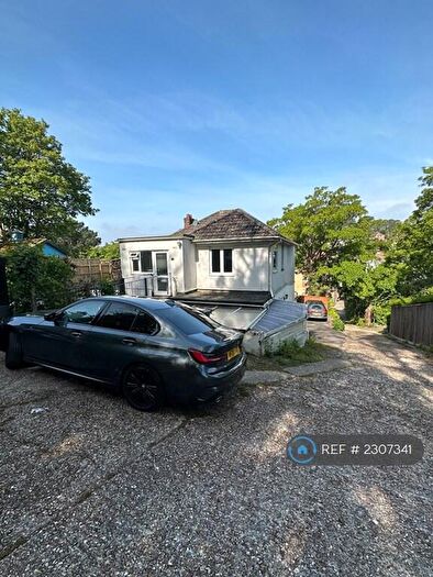 2 Bedroom Flat To Rent In Guest Avenue, Poole, BH12