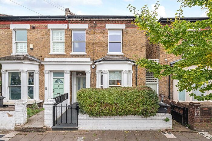 4 Bedroom Semi-detached House For Sale In Dalberg Road, London, SW2
