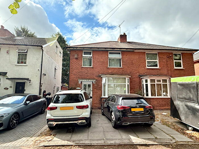 3 Bedroom Semi Detached House For Sale In Olton Boulevard East, Acocks Green, B27