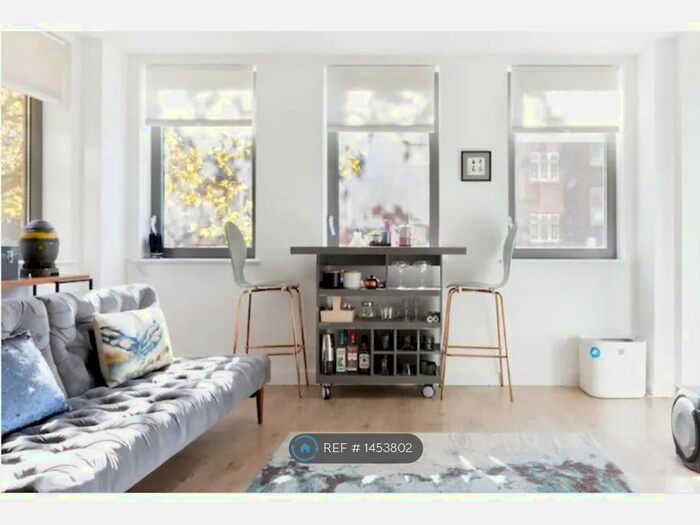 2 Bedroom Flat To Rent In The Highway, London, E1W